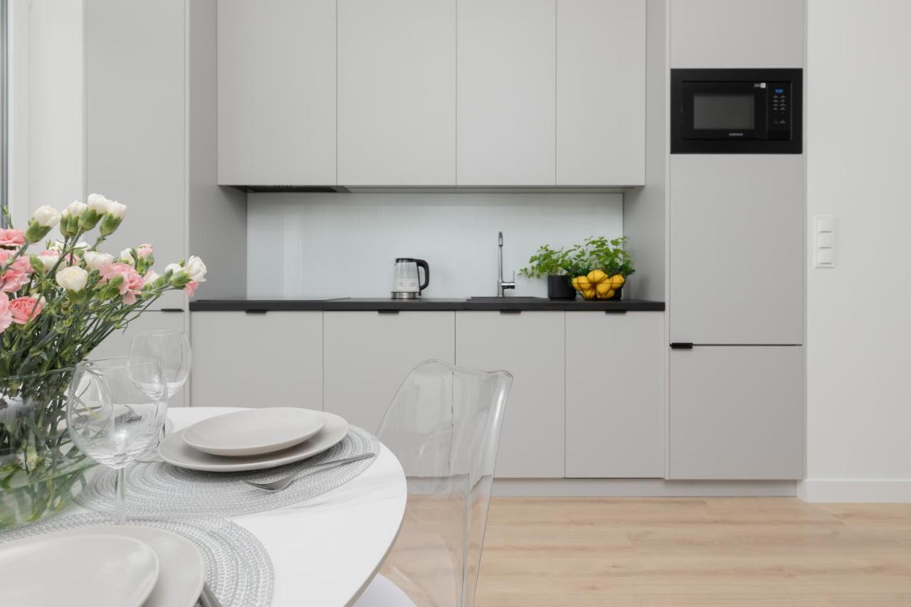 Spacious Apartment With Panoramic View Of Warsaw By Noclegi Renters Kültér fotó