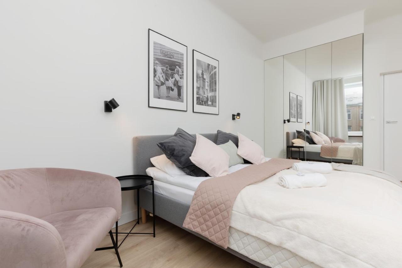 Spacious Apartment With Panoramic View Of Warsaw By Noclegi Renters Kültér fotó